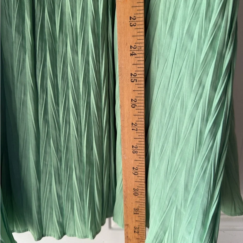 ZARA Woman’s Green Pleated Mini Dress - Picture 6 of 9